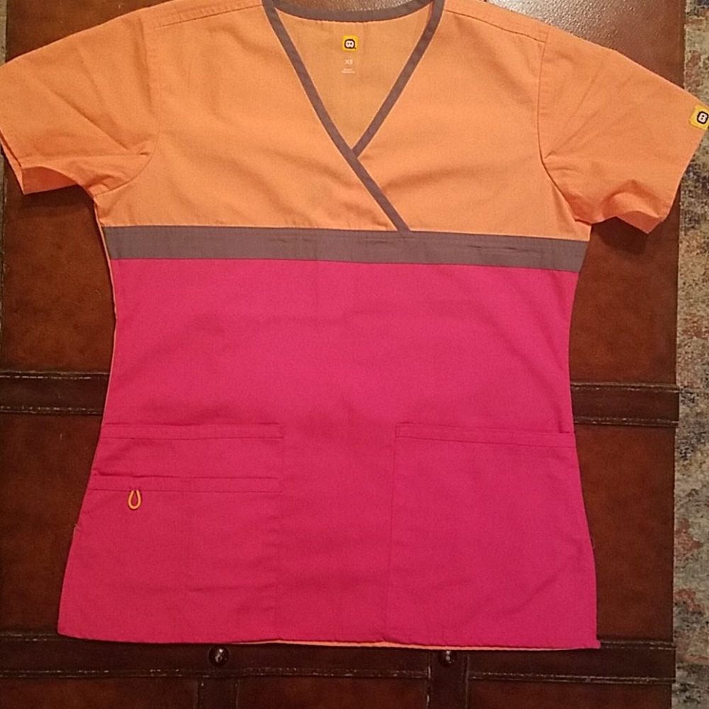 Scrub set